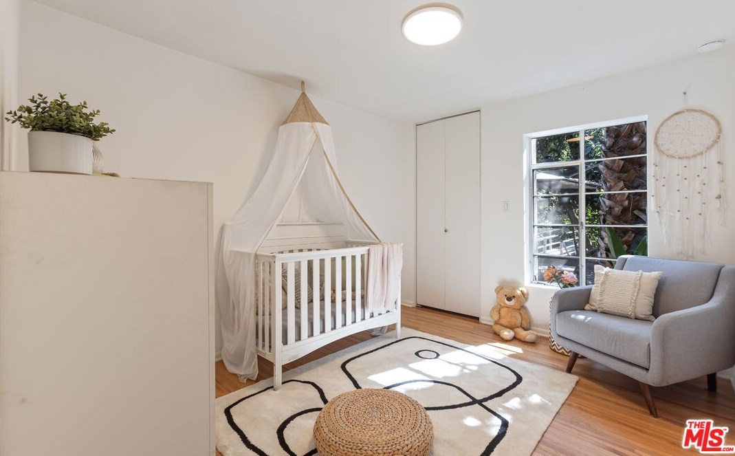 11600 Canton Pl, North Hollywood CA  91604-4163 exterior