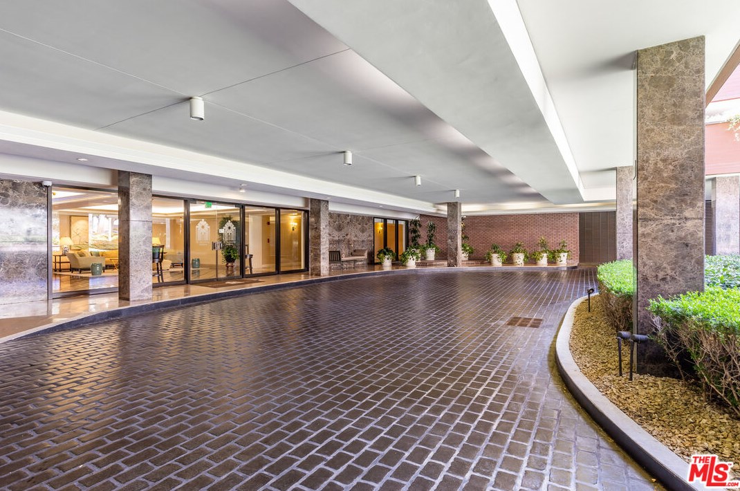 300 N Swall Dr #453, Beverly Hills, CA 90211