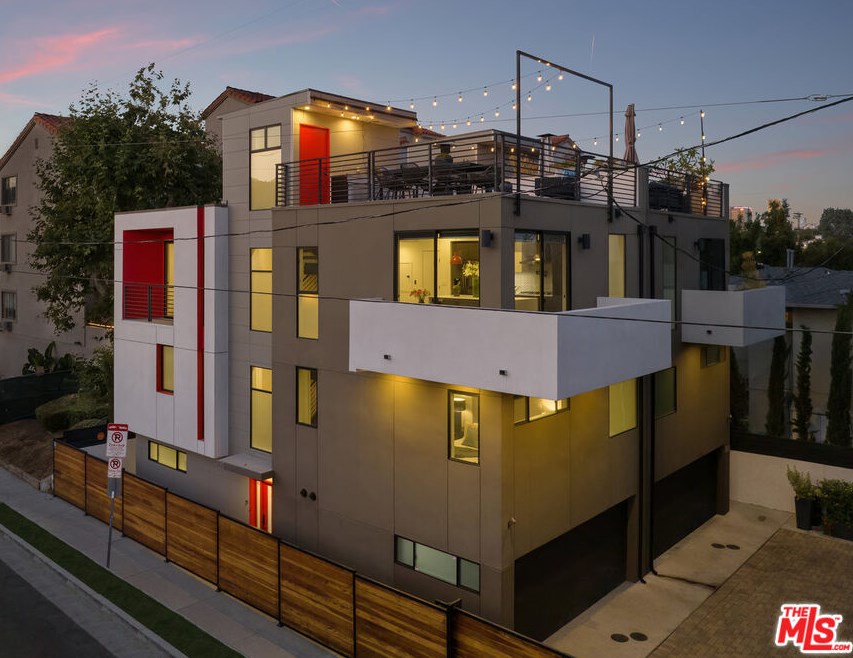1308 Mansfield Ave, Los Angeles, CA 90019-2918
