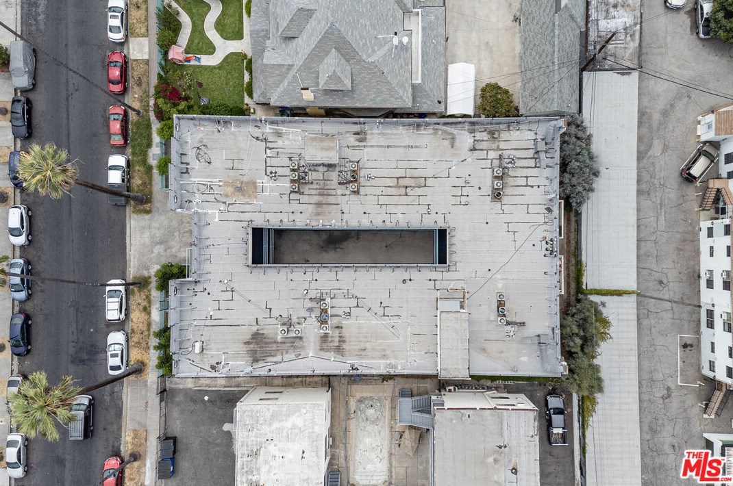 1029 Elden Ave, Los Angeles CA  90006-2958 exterior