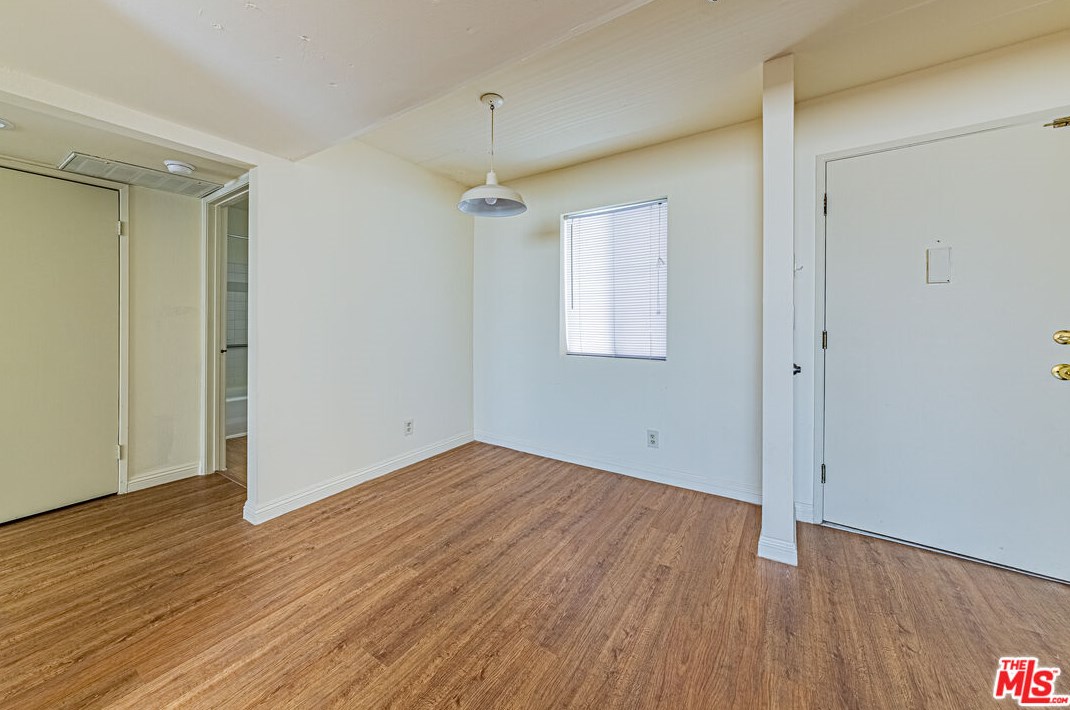 1029 Elden Ave, Los Angeles CA  90006-2958 exterior