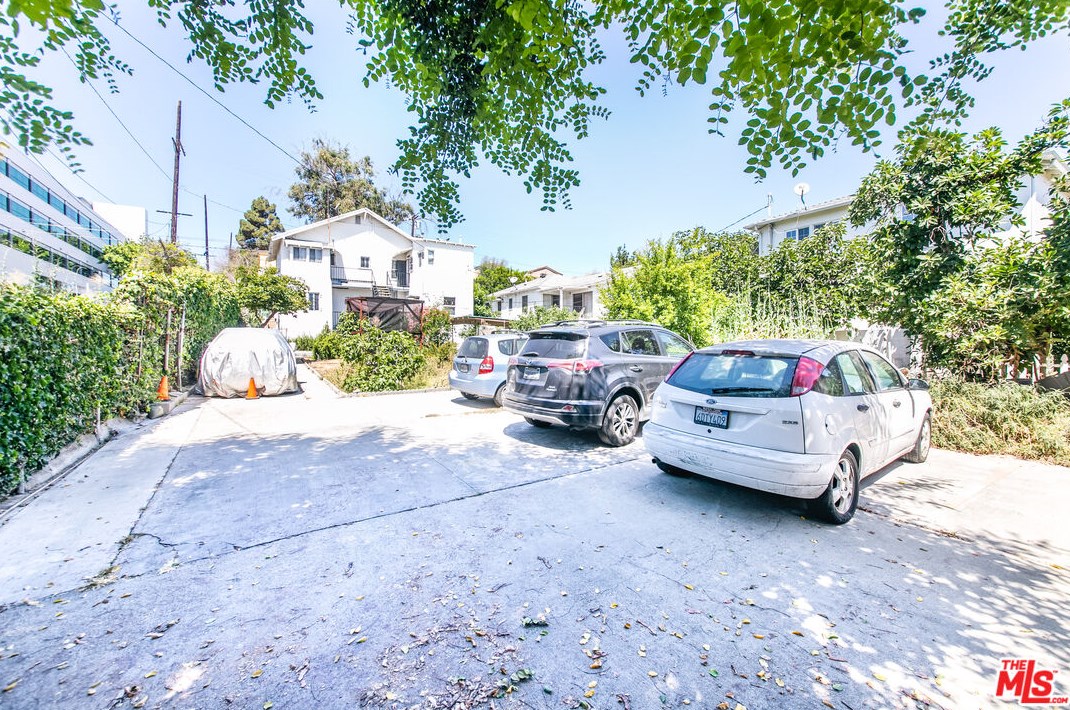 600 Juanita Ave, Los Angeles CA  90004-2216 exterior