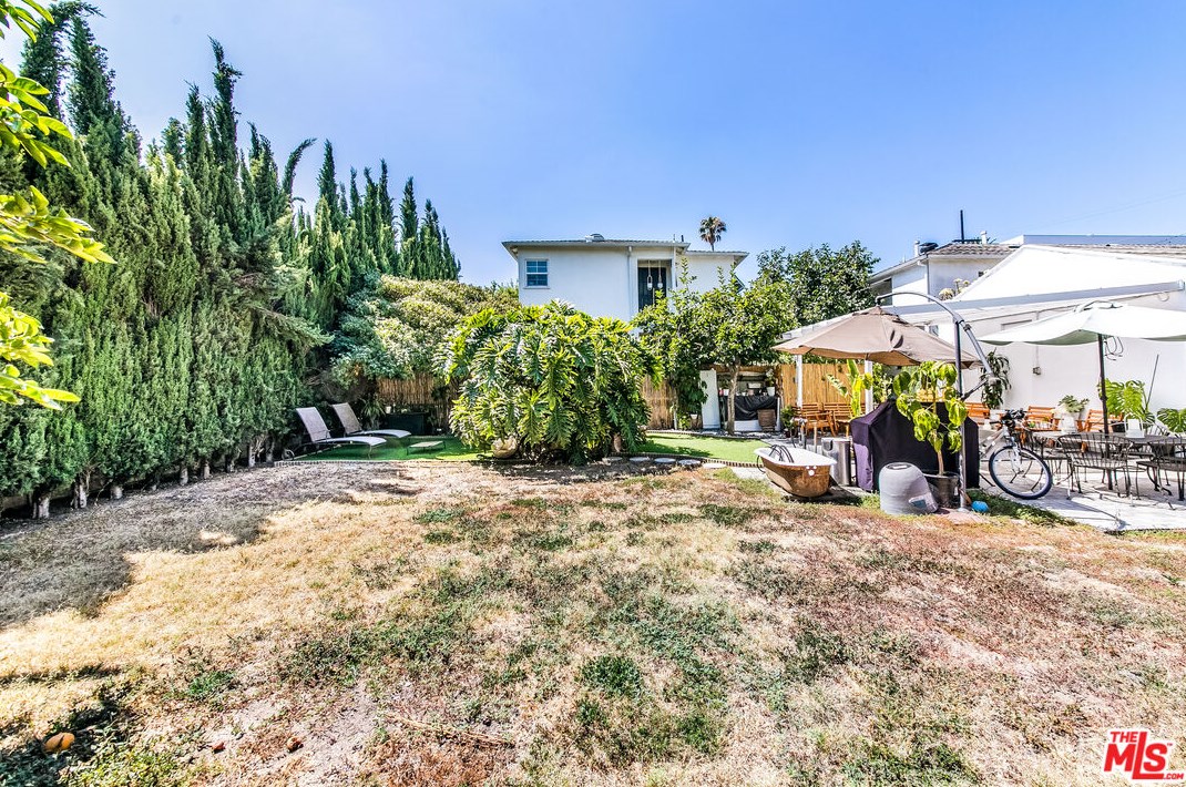 600 Juanita Ave, Los Angeles CA  90004-2216 exterior