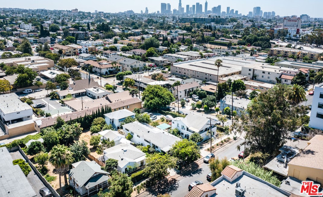 600 Juanita Ave, Los Angeles CA  90004-2216 exterior