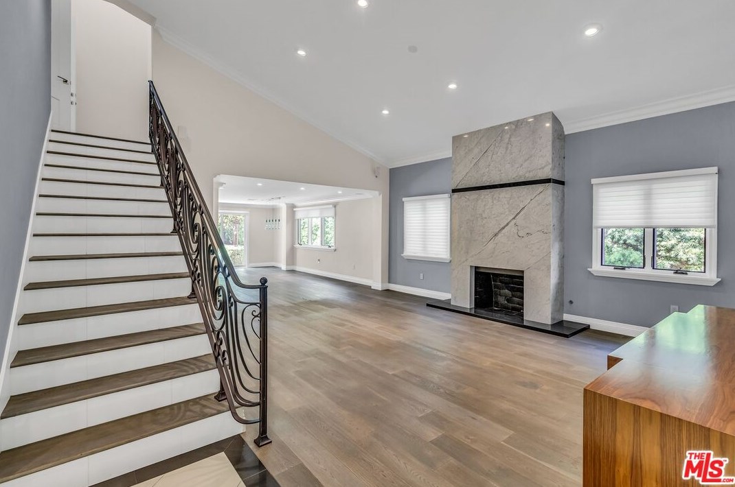 24747 Valley St, Santa Clarita, CA 91321