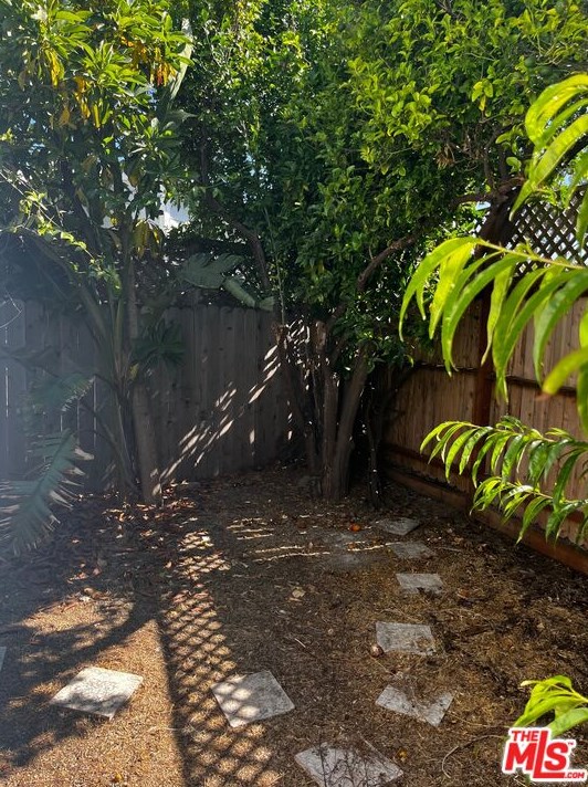 165 Paradise Cove Rd, Malibu CA  90265-8165 exterior