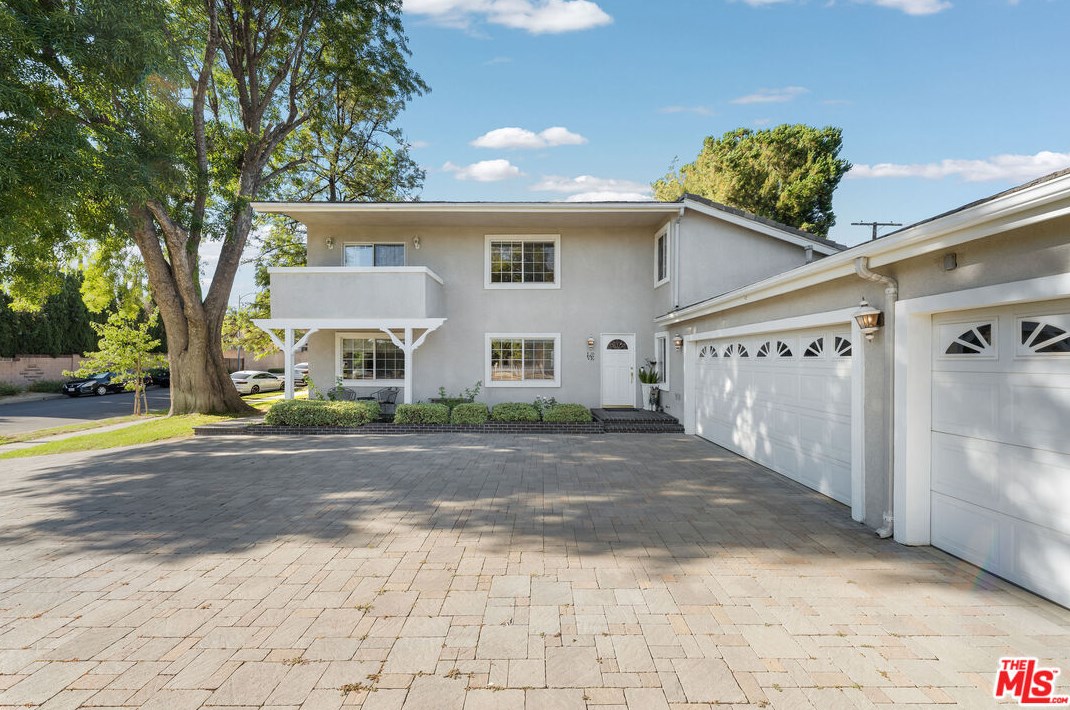10100 Jovita Ave, Chatsworth, CA 91311-3414