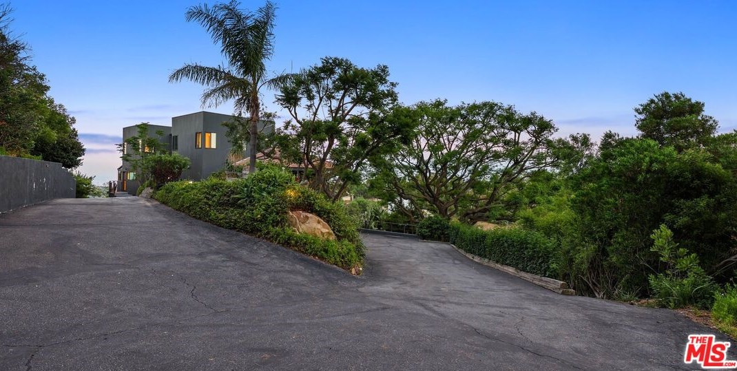 21629 Saddle Peak Rd, Topanga, CA 90290