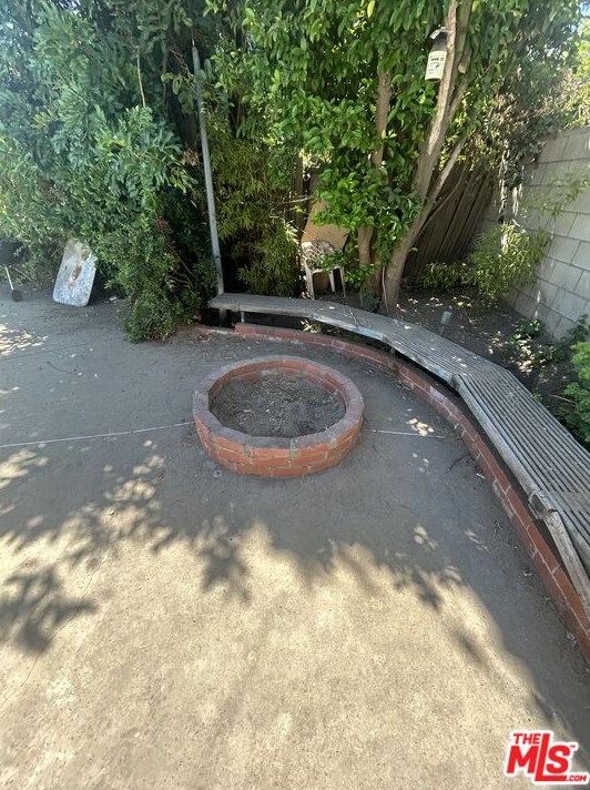 385 Oneida Dr, Pasadena, CA 91107-5315