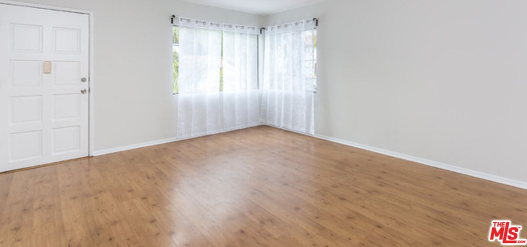 322 Huntley Dr, Los Angeles, CA 90048-1919