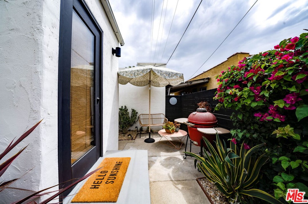 2712 Southwest Dr, Los Angeles, CA 90043-4445