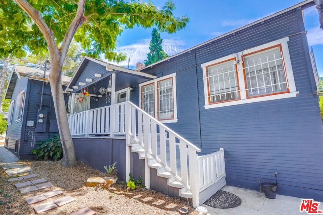 2100 Whitmore Ave, Los Angeles, CA 90039-3728