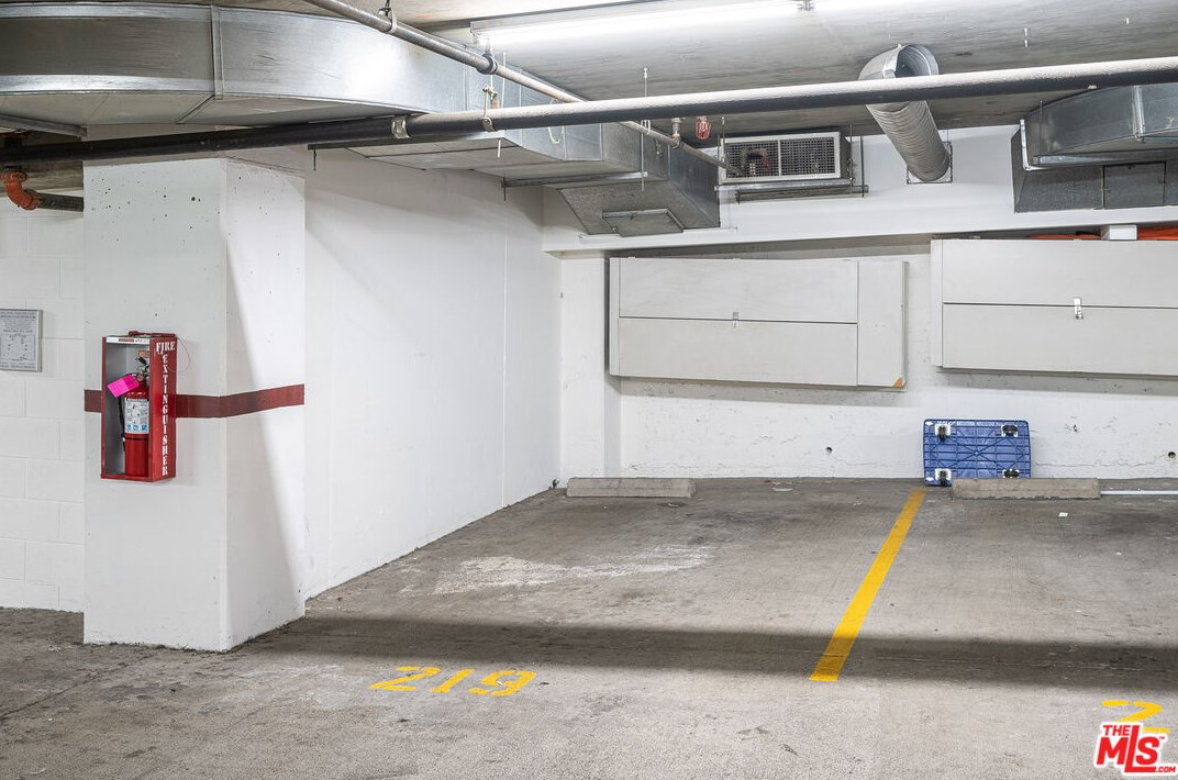 1 Daniel Burnham Ct, San Francisco CA  94109-0451 exterior