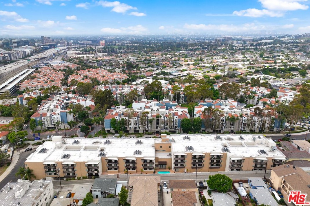7100 Alvern St, Los Angeles CA  90045-3813 exterior