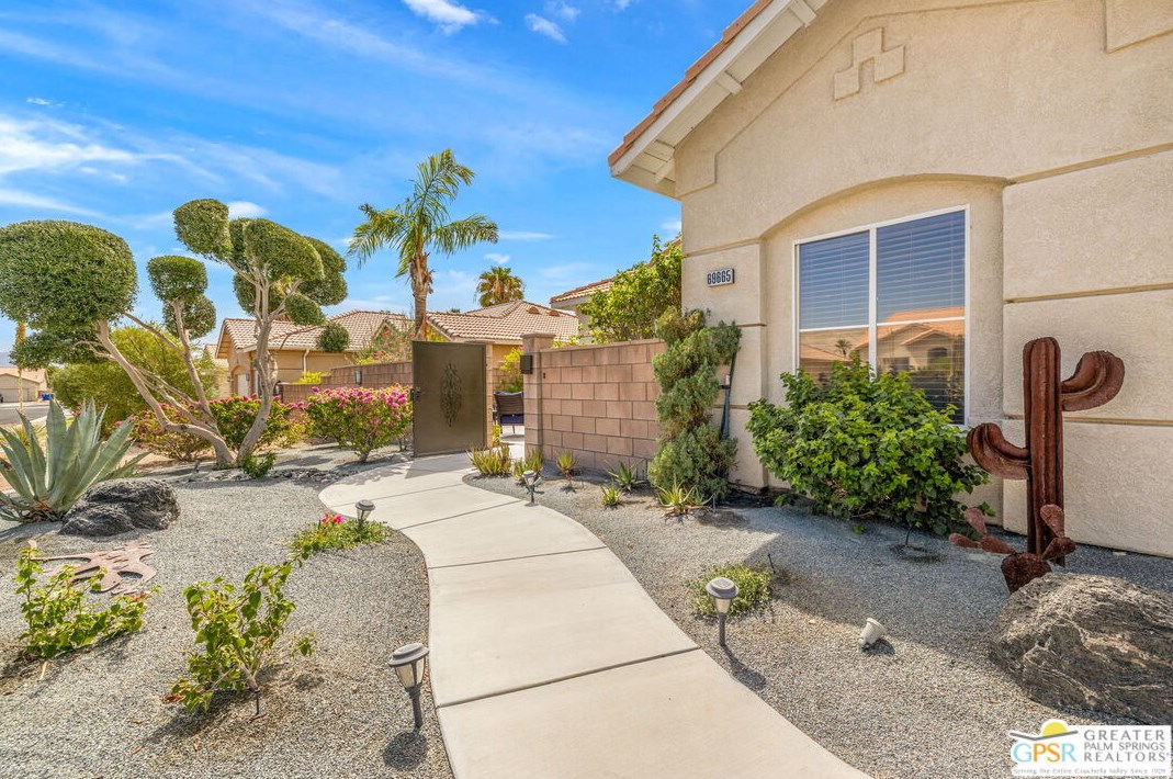 69665 Ridgeway Ave, Cathedral City, CA 92234-1107
