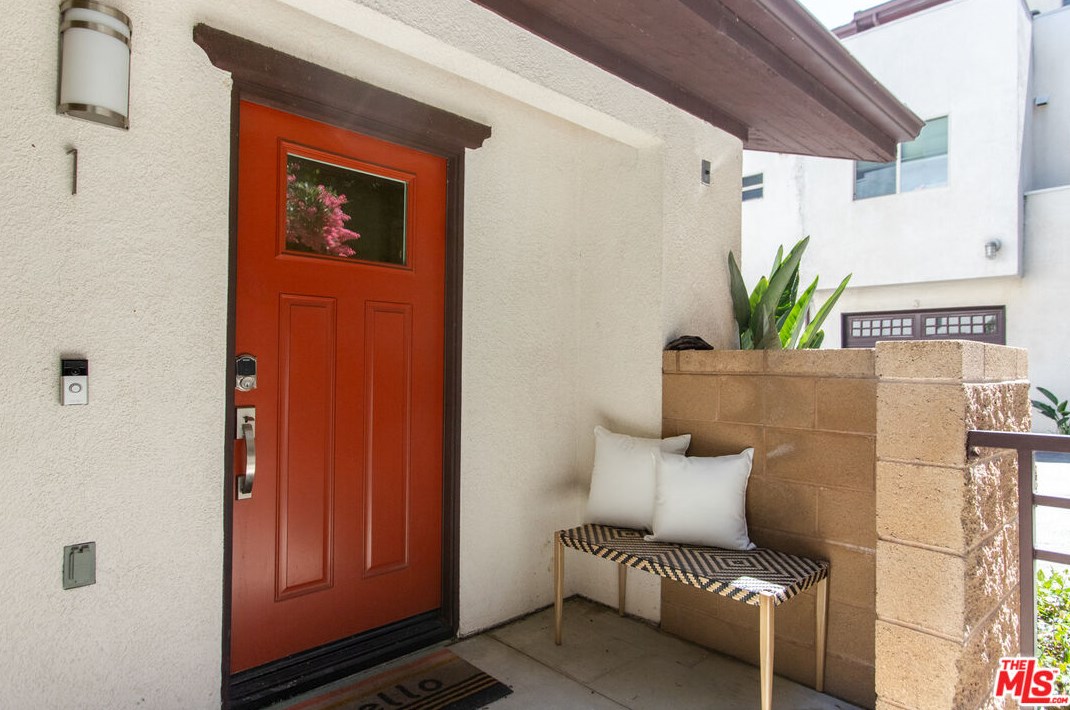 1631 Echo Park Ave, Los Angeles, CA 90026-4299