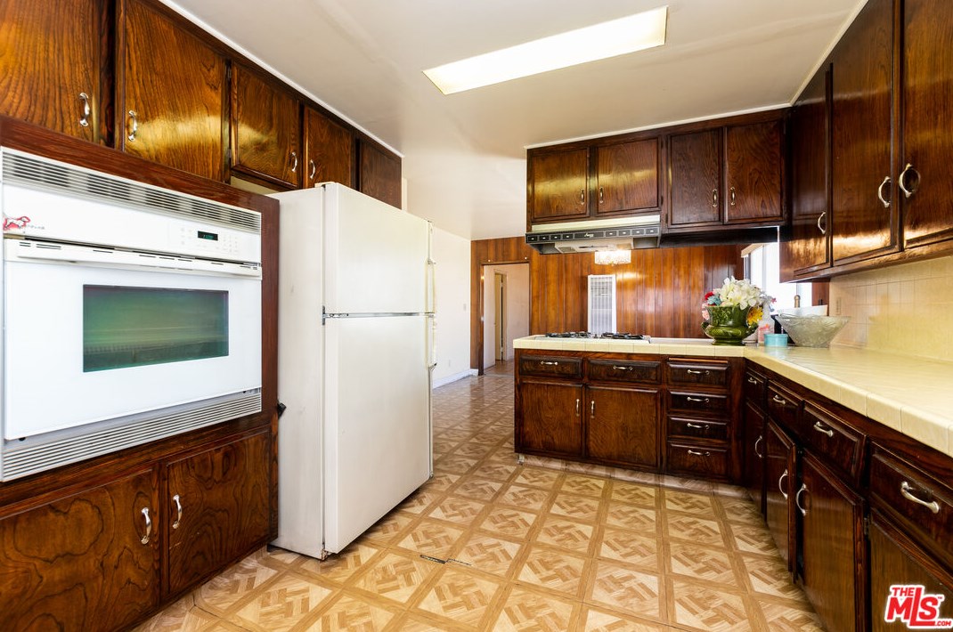 814 Bonnie Beach Pl, Los Angeles CA  90063-1240 exterior