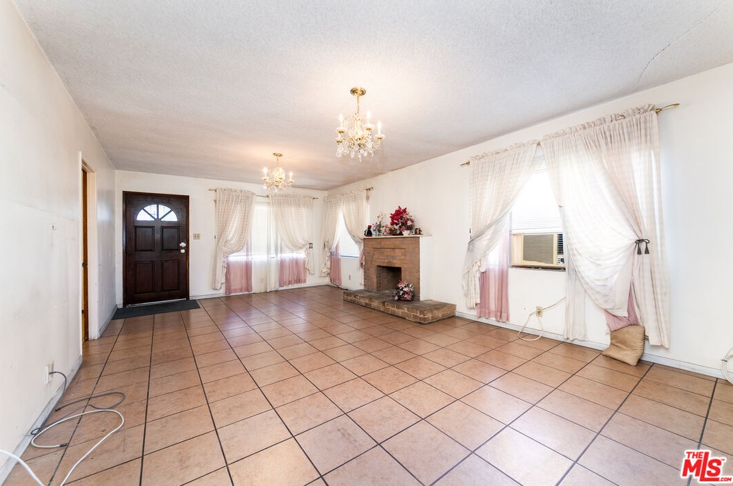 814 Bonnie Beach Pl, Los Angeles CA  90063-1240 exterior