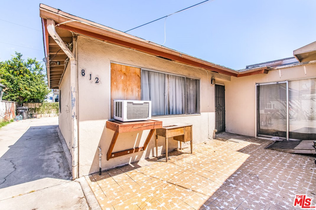 814 Bonnie Beach Pl, Los Angeles CA  90063-1240 exterior