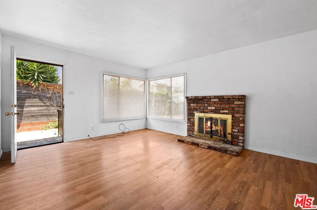 2451 Byron St, Berkeley, CA 94702-2028