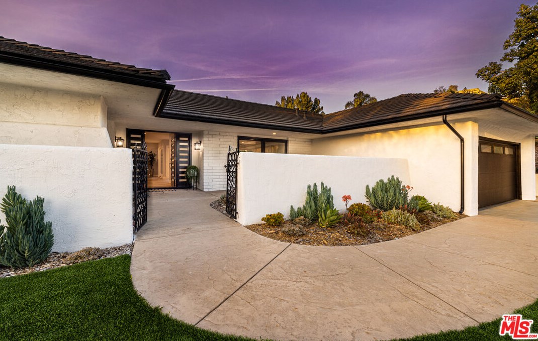 21441 Chagall Rd, Topanga, CA 90290