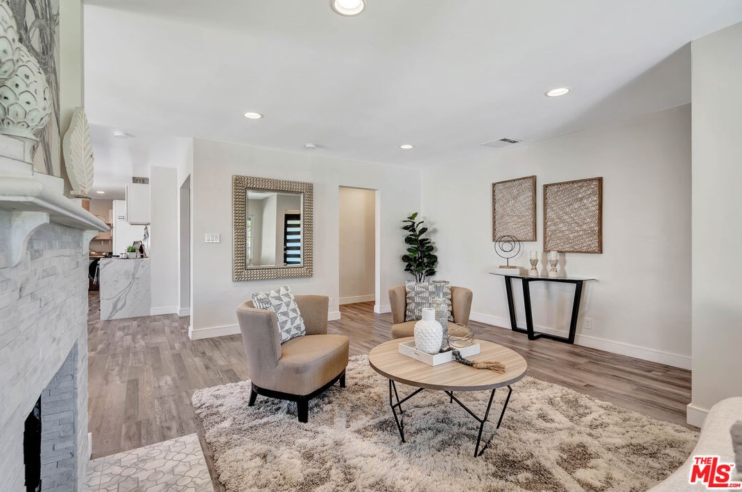 3816 Dunsmuir Ave, Los Angeles CA  90008-1017 exterior