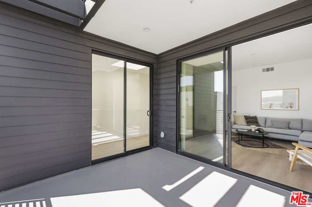 3419 Fletcher Dr, Los Angeles CA  90065-2955 exterior