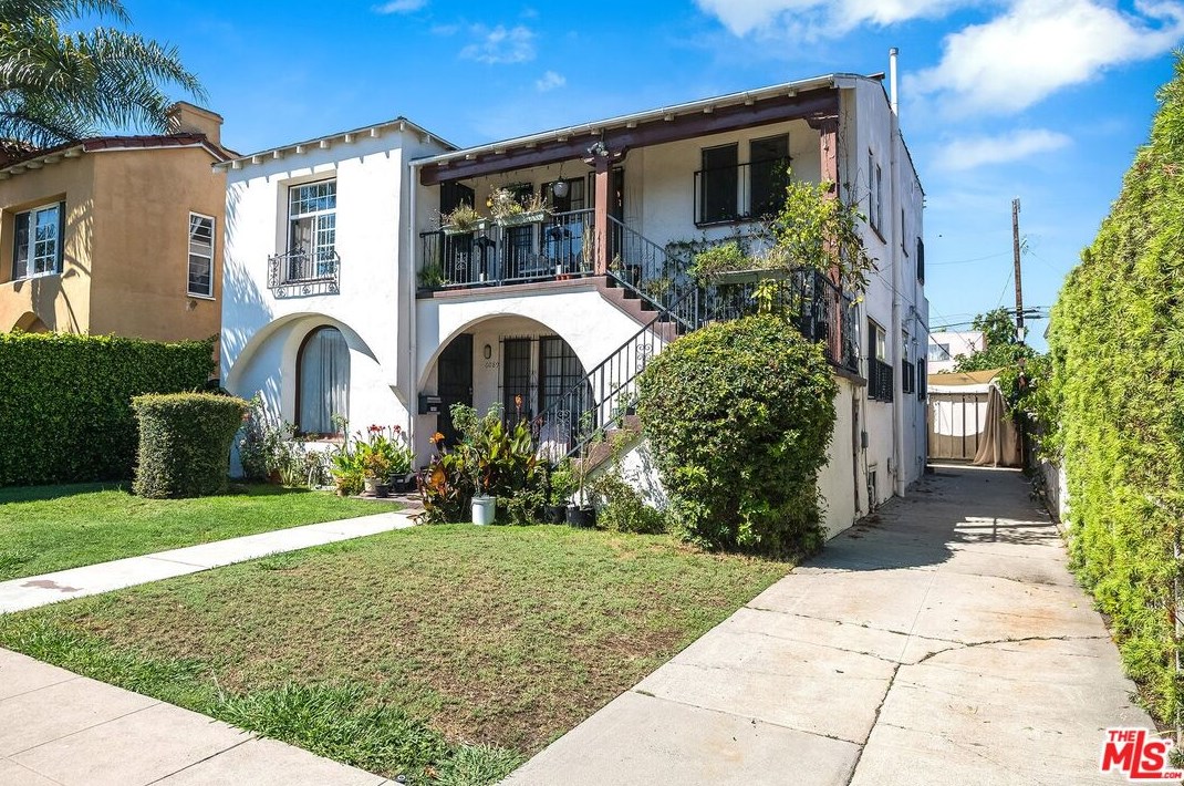6087 Pickford St, Los Angeles, CA 90035-4540