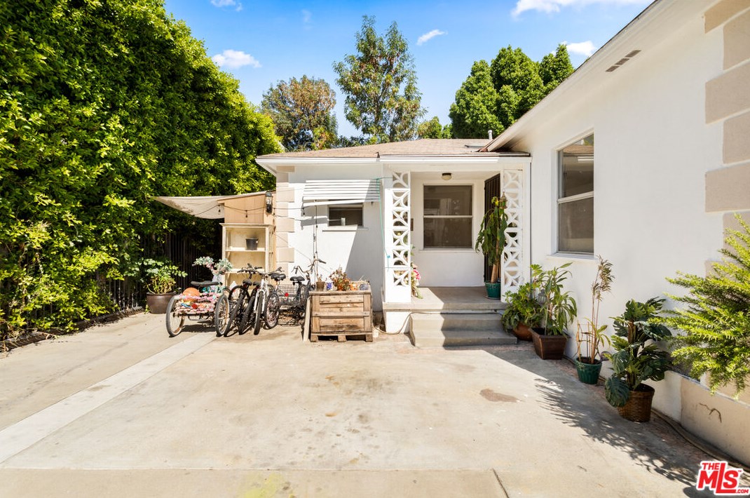 4534 Sylmar Ave, Van Nuys, CA 91423