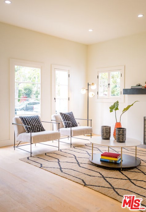 338 Sycamore Ave, Los Angeles CA  90036-2604 exterior