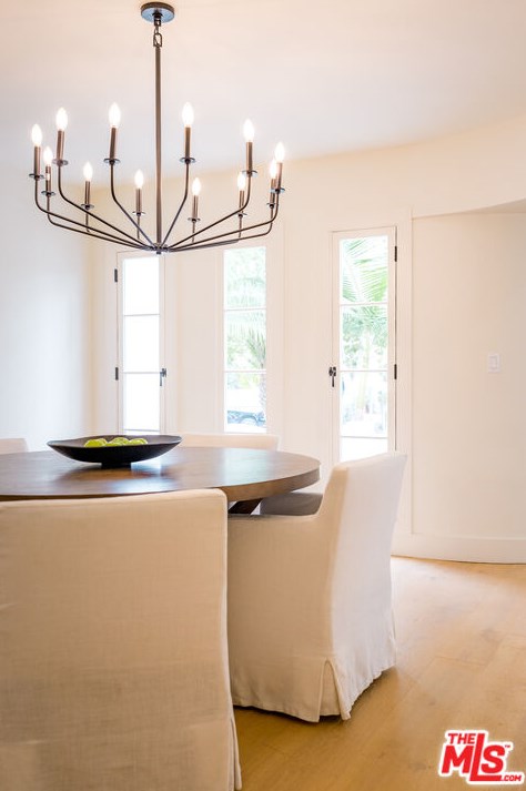 338 Sycamore Ave, Los Angeles CA  90036-2604 exterior