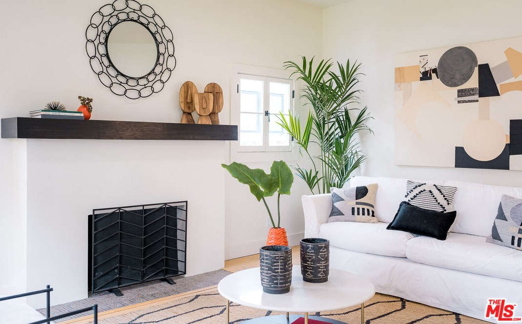 338 Sycamore Ave, Los Angeles CA  90036-2604 exterior