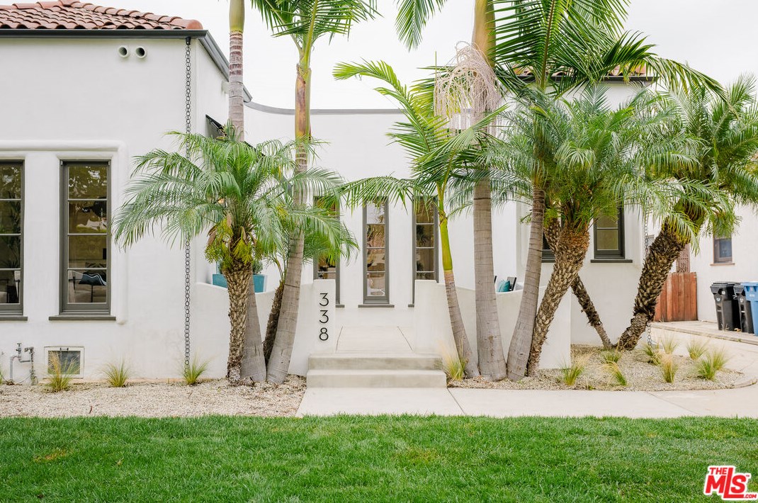 338 Sycamore Ave, Los Angeles CA  90036-2604 exterior