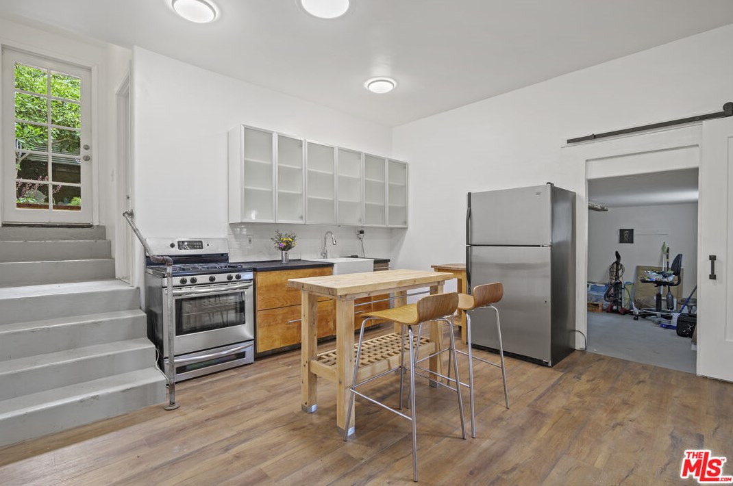 812 Coronado St, Los Angeles CA  90026-3913 exterior