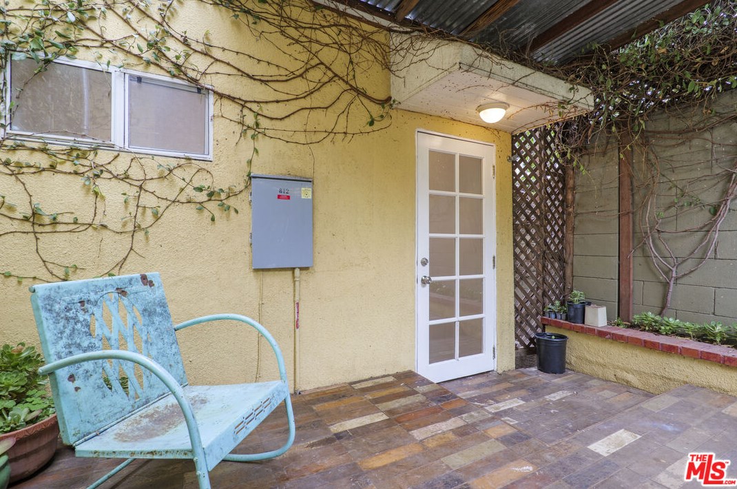 812 Coronado St, Los Angeles CA  90026-3913 exterior