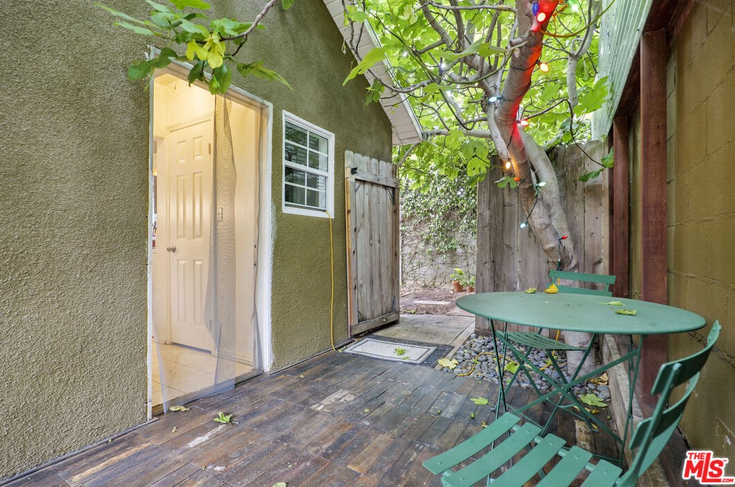 812 Coronado St, Los Angeles CA  90026-3913 exterior