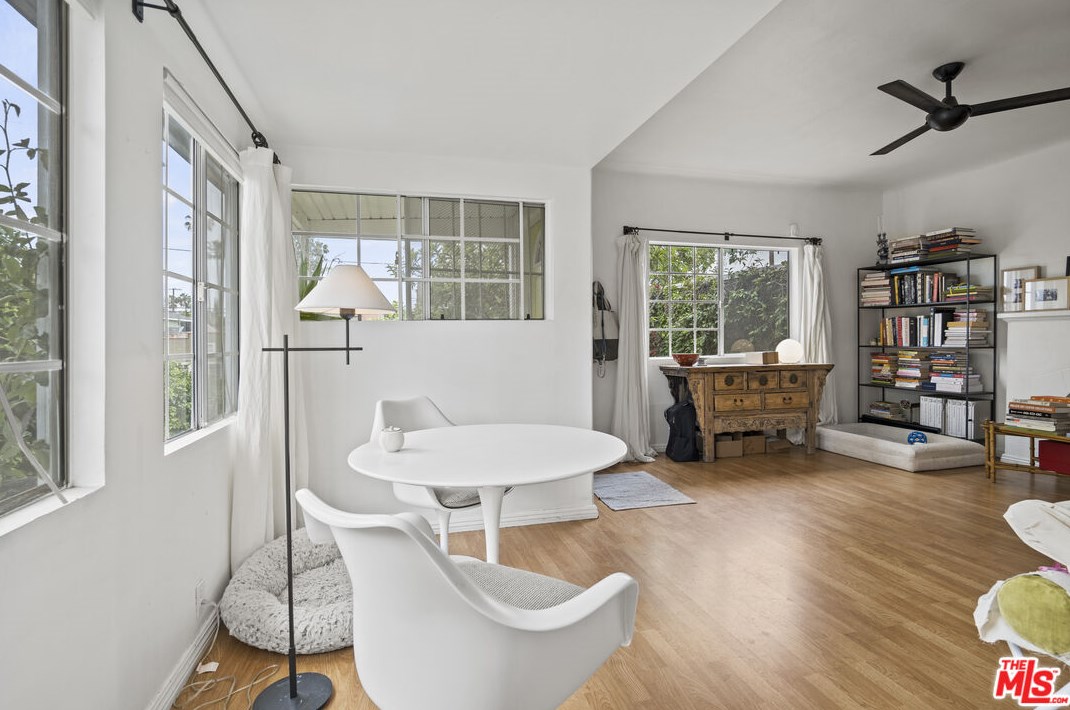 812 Coronado St, Los Angeles CA  90026-3915 exterior