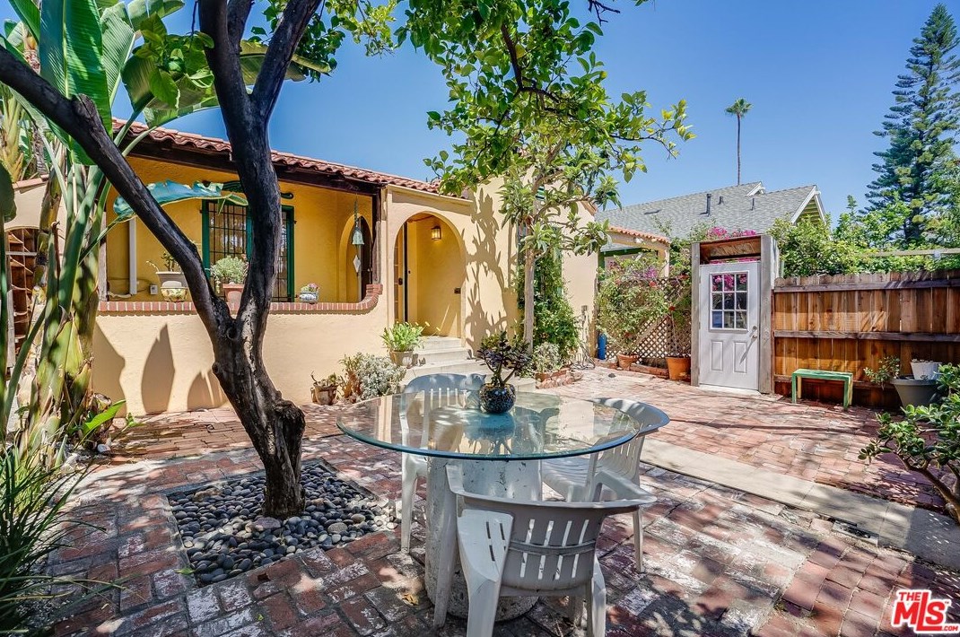 8957 Keith Ave, Los Angeles, CA 90069