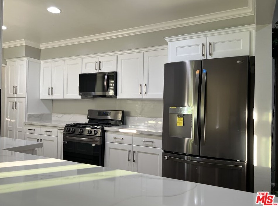 18645 E Gallarno Dr, Covina, CA 91722