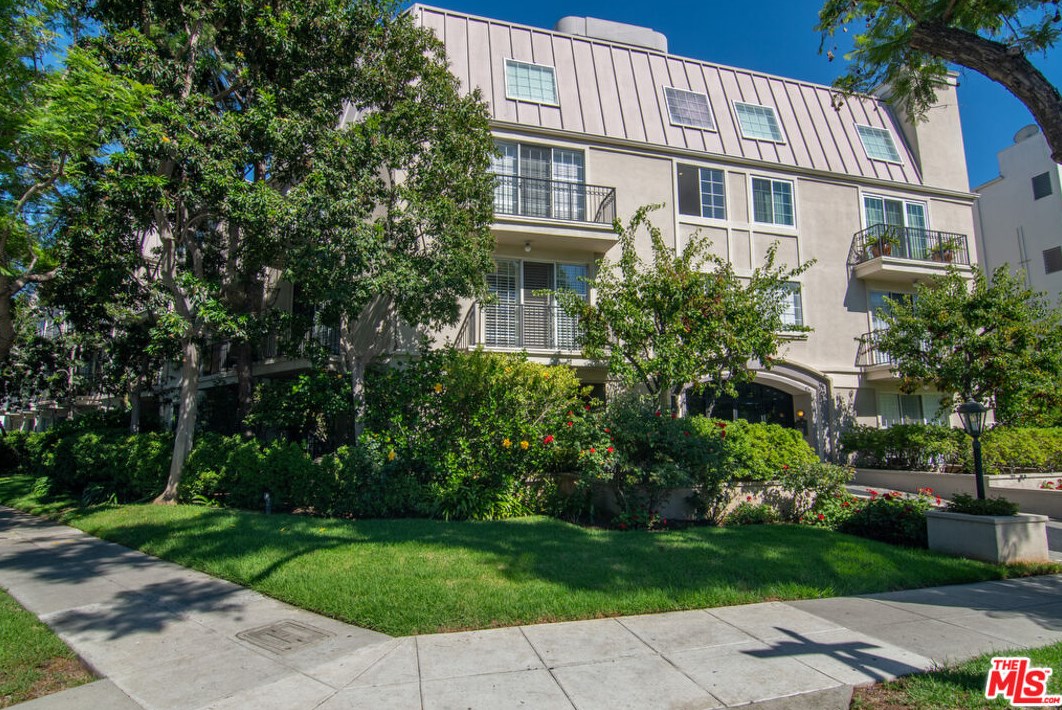 458 N Oakhurst Dr #106, Beverly Hills, CA 90210