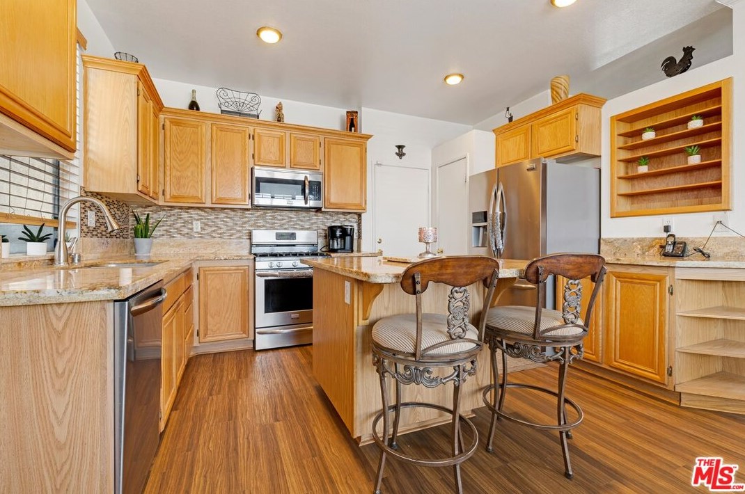 12690 Hansa Ct, Lynwood, CA 90262