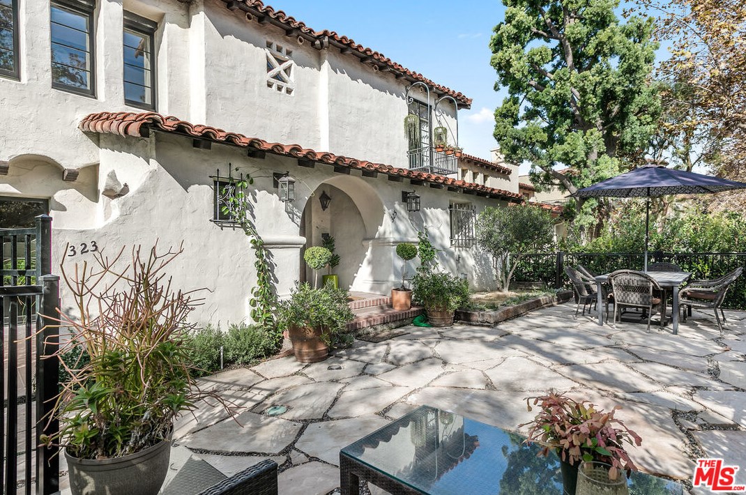 325 N Orange Dr, Los Angeles, CA 90036