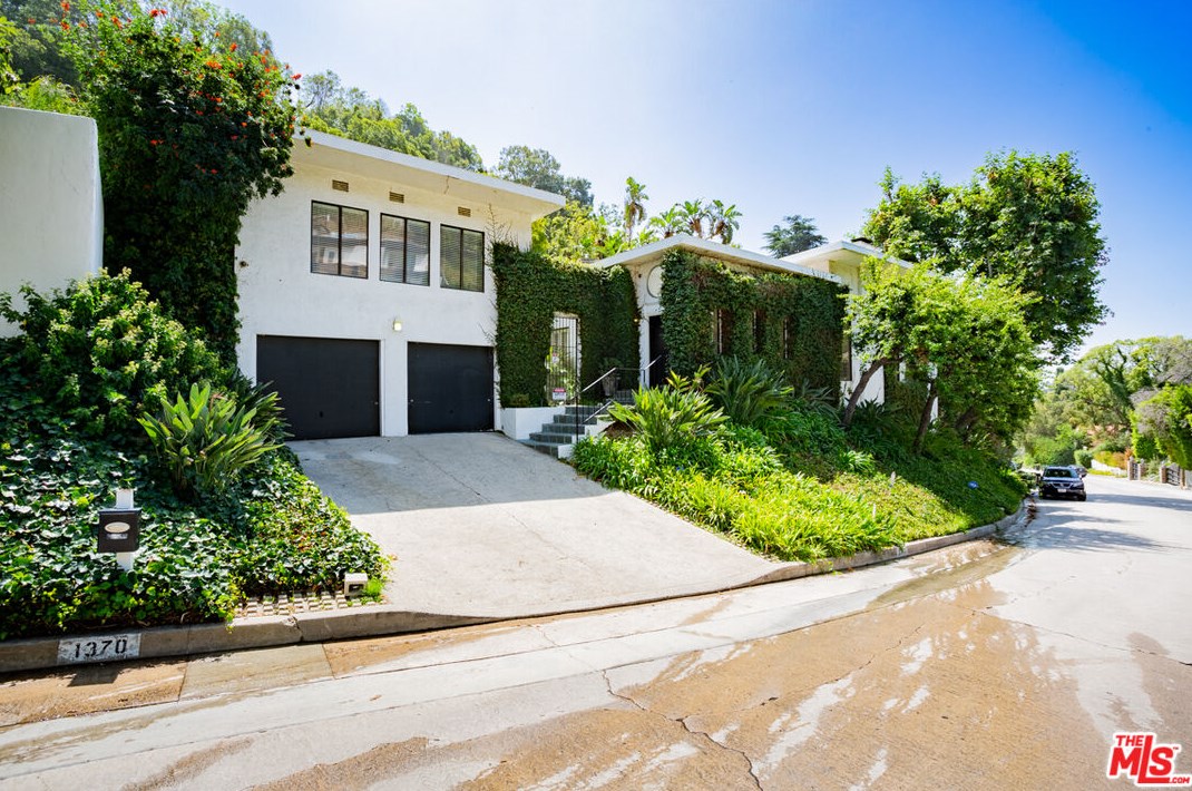 1370 Schuyler Rd, Beverly Hills, CA 90210