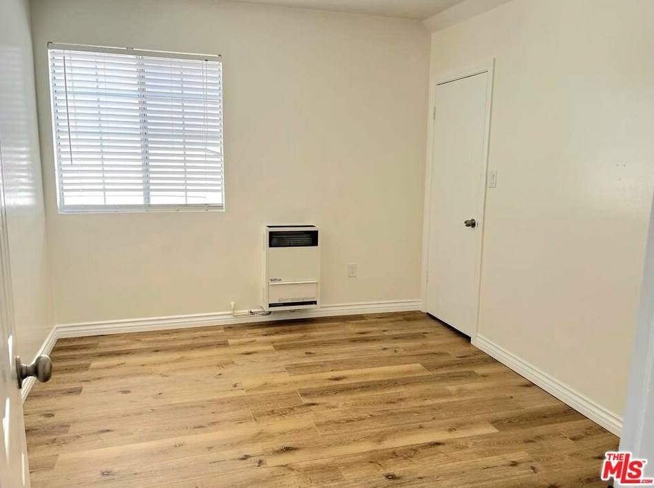 2963 San Marino St, Los Angeles CA  90006-1616 exterior