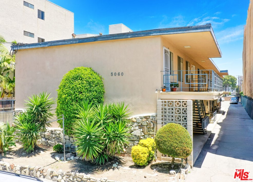 5060 Bakman Ave, North Hollywood, CA 91601
