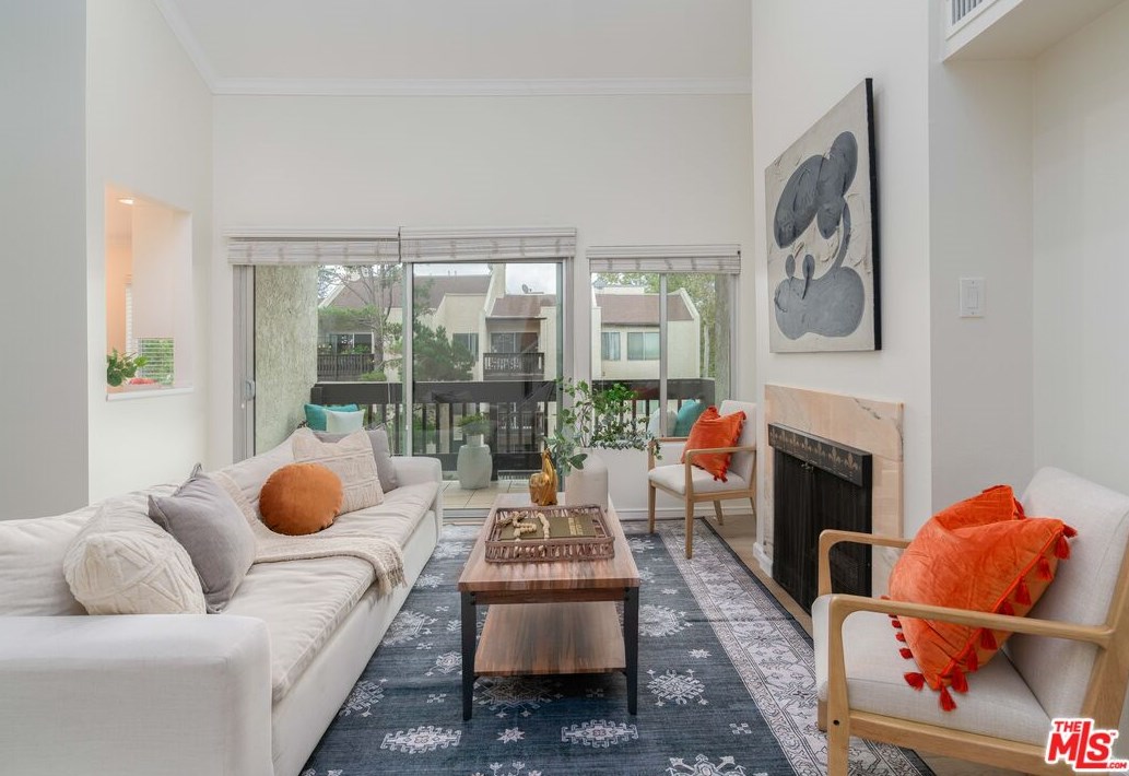 2301 Summertime Ln, Los Angeles, CA 90230-4504