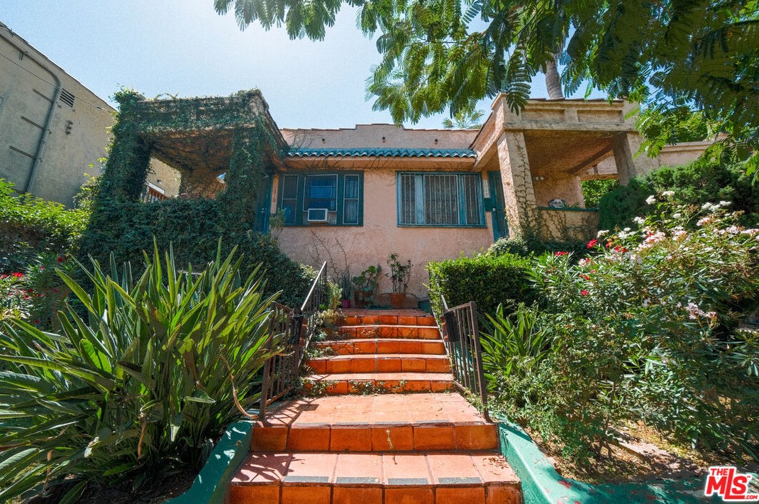 1310 Kellam Ave, Los Angeles, CA 90026-5136