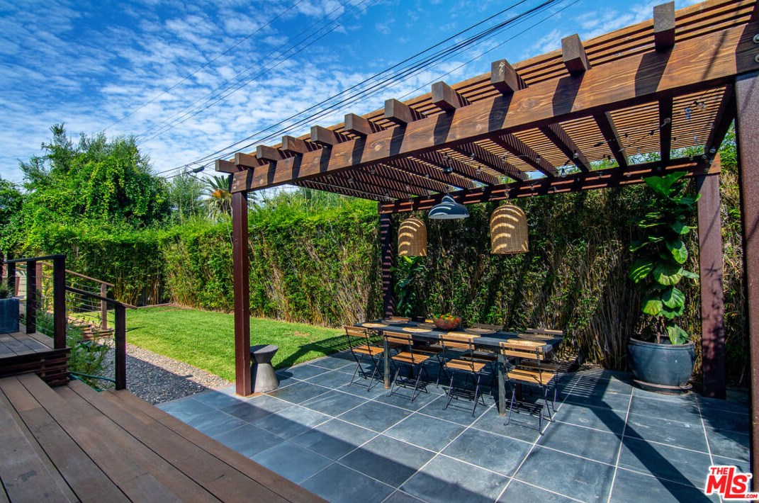 12207 Lawler St, Los Angeles CA  90066-1908 exterior