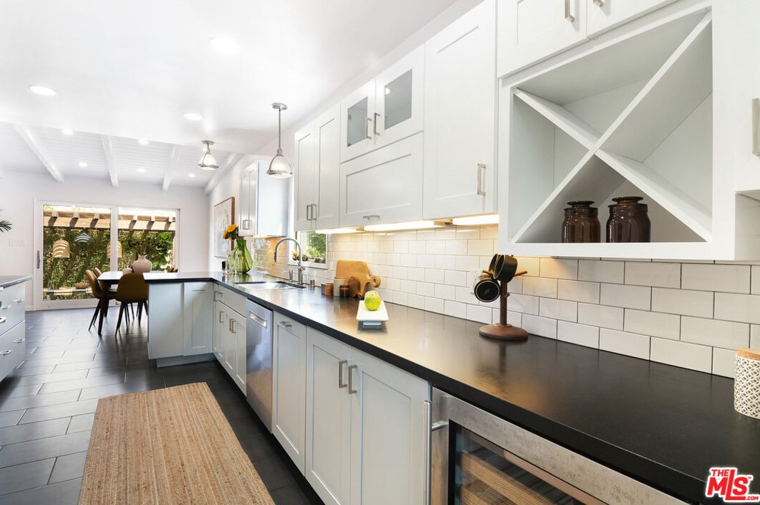12207 Lawler St, Los Angeles CA  90066-1908 exterior