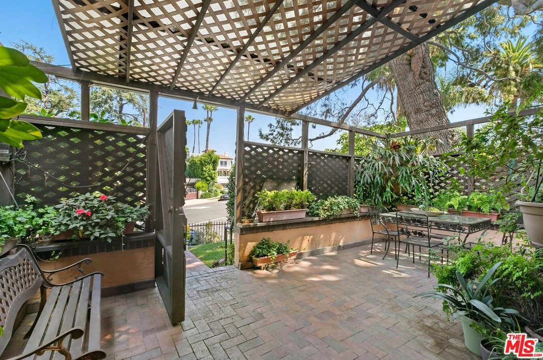 2509 Prosser Ave, Los Angeles, CA 90064-3325